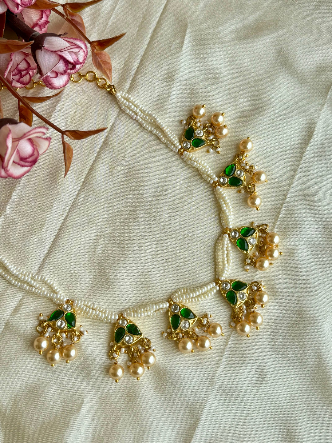 Short Pearls Necklace