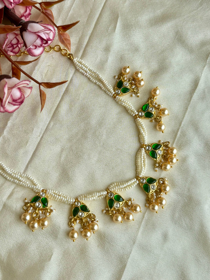 Short Pearls Necklace