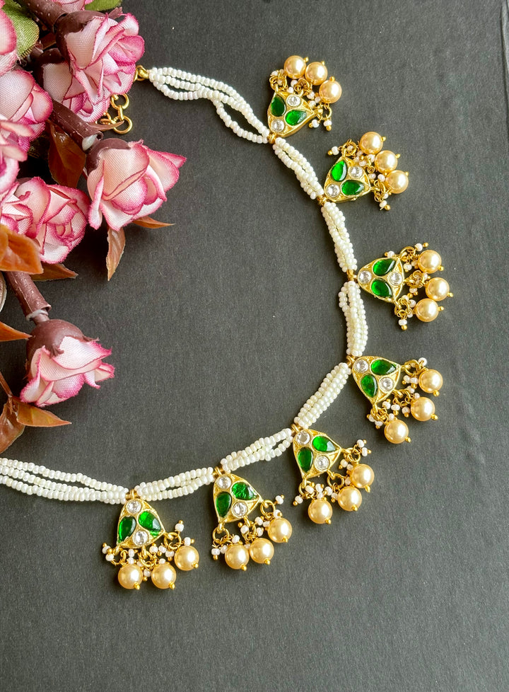 Short Pearls Necklace