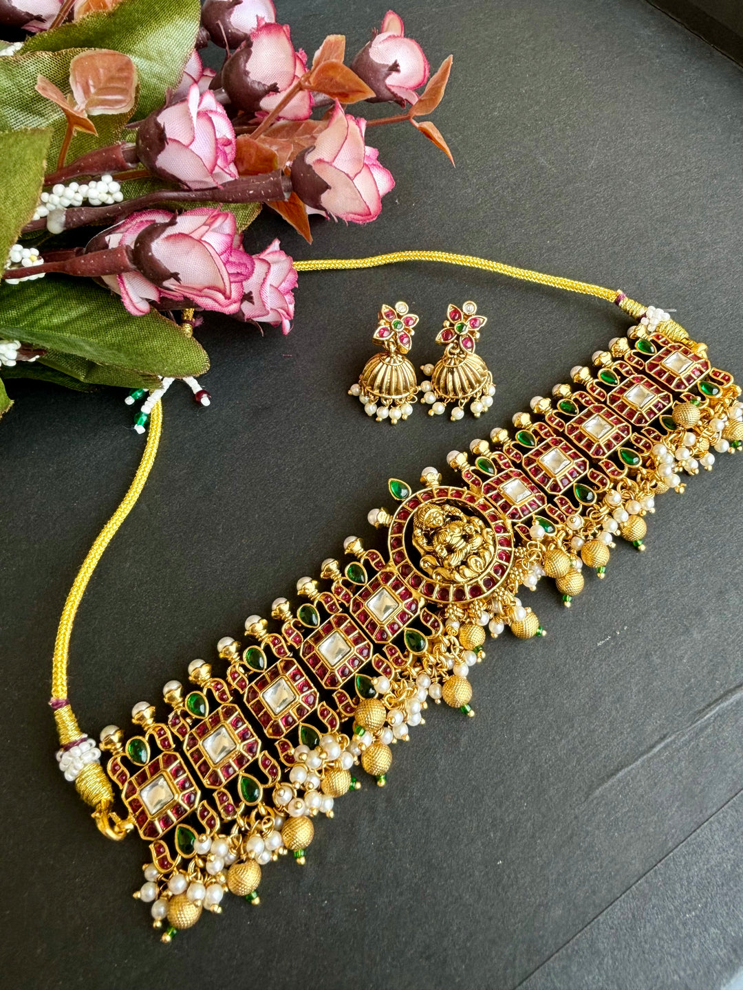 Matt Jadau Kundan Choker Set
