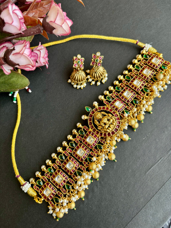 Matt Jadau Kundan Choker Set