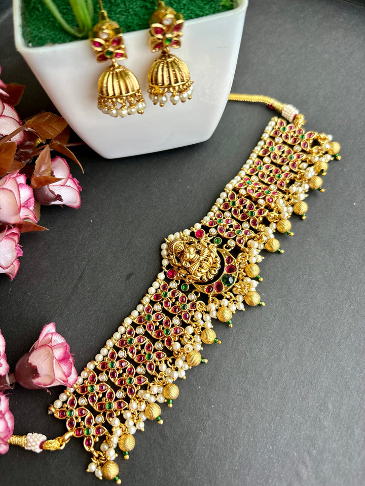 Jadau Kundan Matt Choker Set
