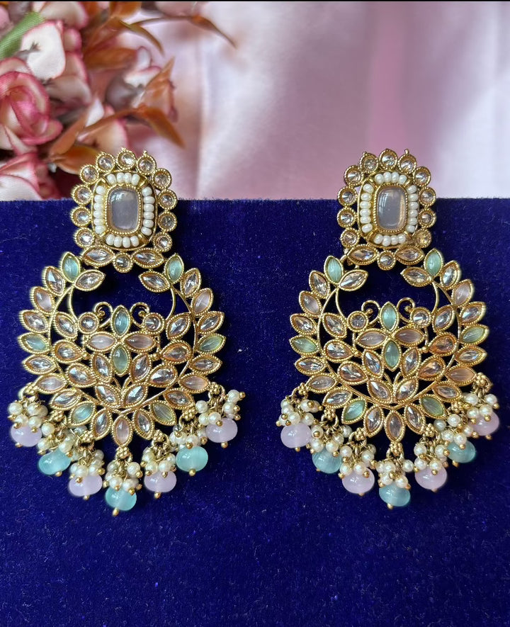 Light Pink Kundan Chandbalis