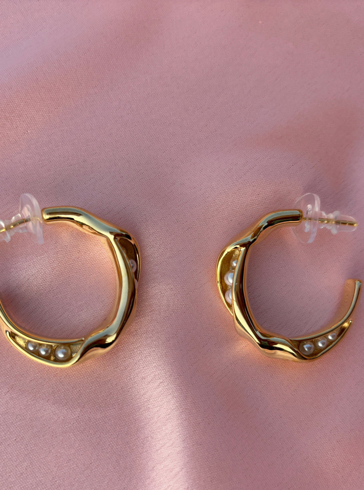 Golden pearly Hoops